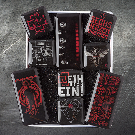 Rammstein sada 9-ti magnetů na lednici 7 x 9,3 x 2cm, Rot